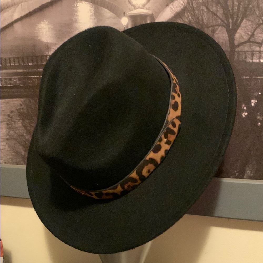 Black Wide-Brim with Leopard Band